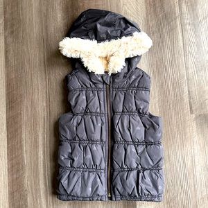 Girls Puffer Vest with Hood size 2T Old Navy Valentine’s Day outfit